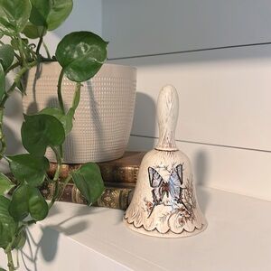 Vintage 1980’s TIC USA Butterfly and White Flower Bell wood Design 6”